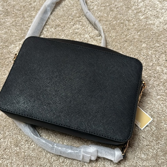 SOLD just after offer sent - no longer available Michael Kors Jet Set Crossbody - Picture 3 of 6